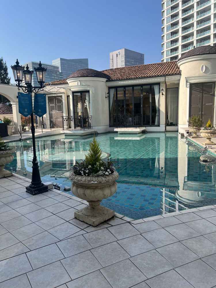 マンハッタン邸。挙式の後風船を使ったイベントが開催可能。