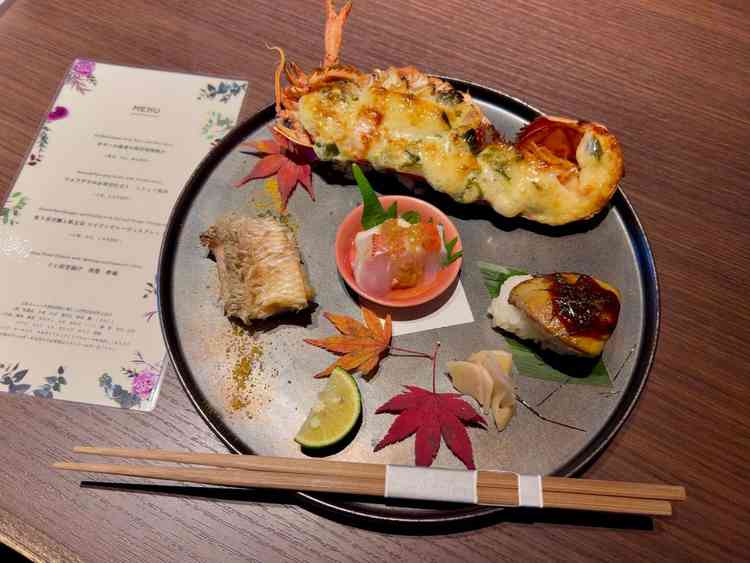 フェアでのお料理。当日もお箸で食べられる和洋食提供とのことで年配のゲストも喜んでもらえそうだと感じた