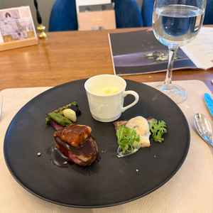 メインのロッシーニはもちろん、特にお野菜が美味しかったです。