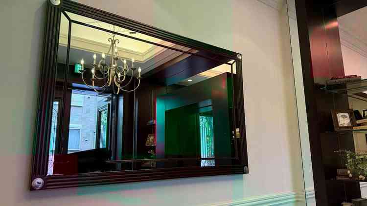 エントランスにメッセージを書き込める鏡がよかった。