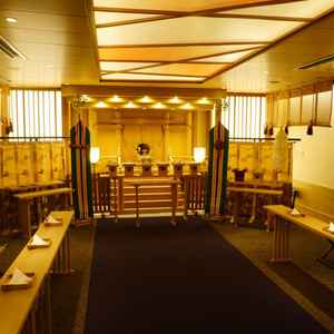 挙式会場の2つ目。本格的な神前式の会場だった。