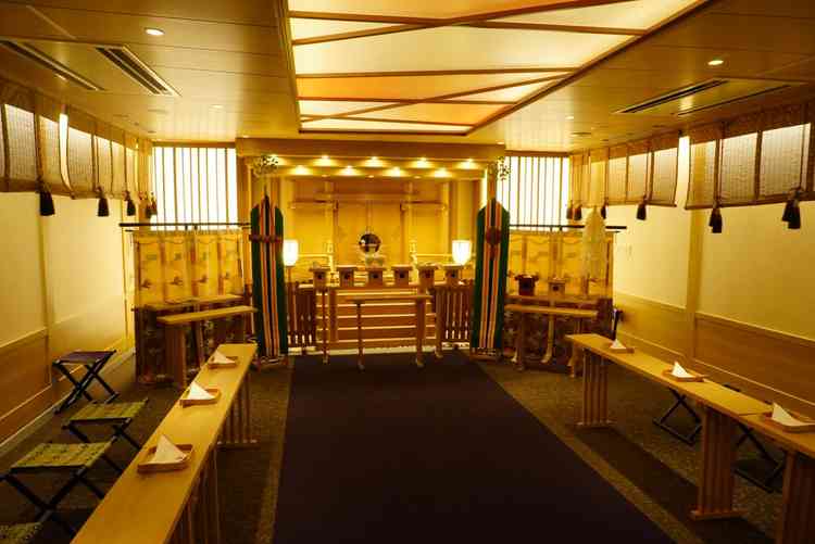 挙式会場の2つ目。本格的な神前式の会場だった。