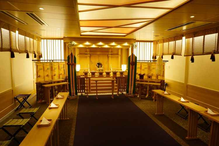 挙式会場の2つ目。本格的な神前式の会場だった。