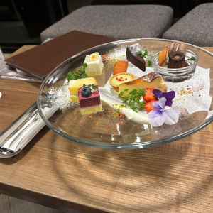 スイーツの試食です。ブライダルサロン自体とてもいい香りがしました。