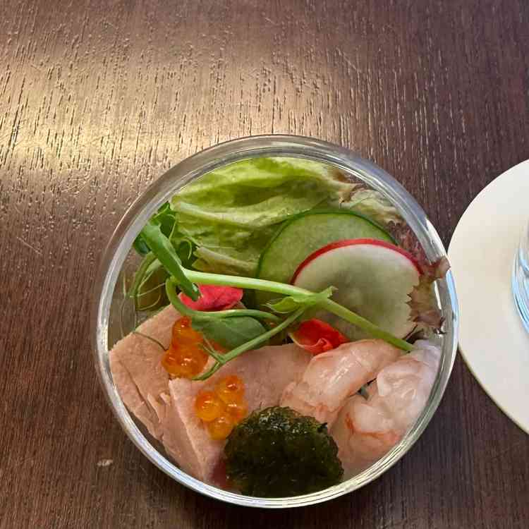 試食:前菜 お寿司をイメージ