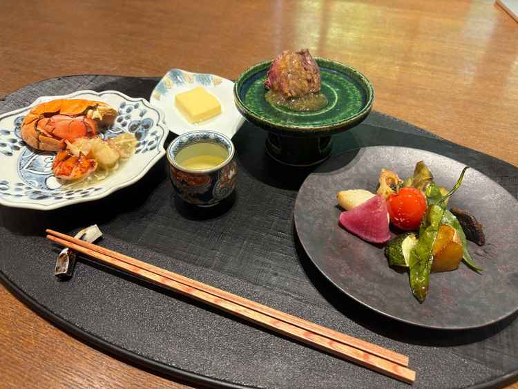 出汁のうまみをベースにした、和風フレンチ。