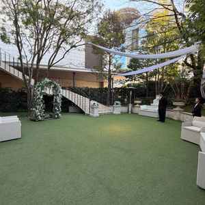 広場で音楽が流せる