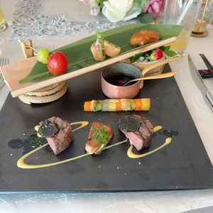 フレンチで4つ星をとったシェフが調理をしたということもあり、食べたことのない複雑な味を楽しめた。