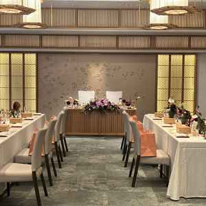 会場全体。明るくて華やかな印象を持ちました。