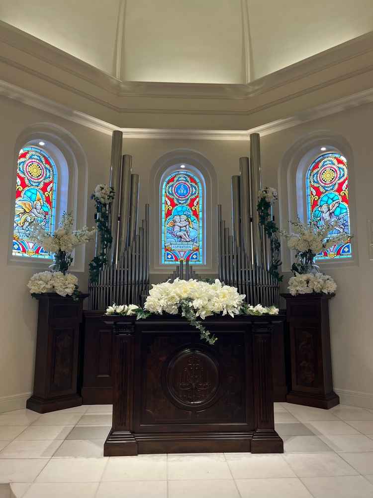 白を基調としたチャペル。結婚式らしさが感じられる素敵な雰囲気でした。