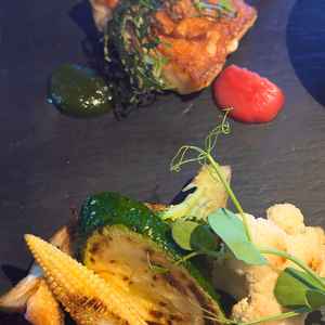 試食②。お野菜と魚料理です。どれも大変おいしかったです。彼がズッキーニの入れ具合に感動していました。