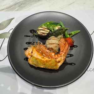 オマール海老の試食。香草の香りがよかった