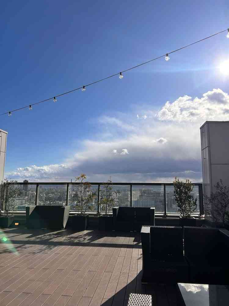屋上テラス。晴れていたら使いたい。