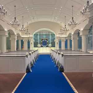 チャペル　バージンロードが長いことで有名