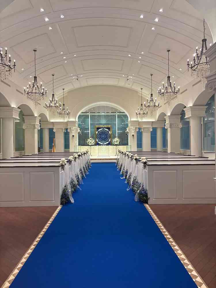 チャペル　バージンロードが長いことで有名