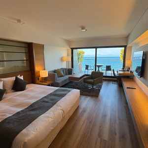 結婚式の前日にはスイートルームに泊まることができ、結婚準備もこのお部屋で新郎新婦揃って行う。