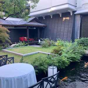 中庭。ここで人前式もできるとのことでした。