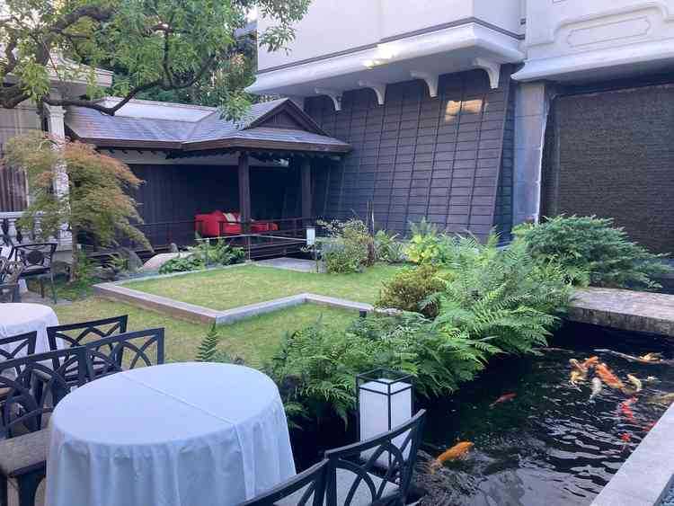 中庭。ここで人前式もできるとのことでした。