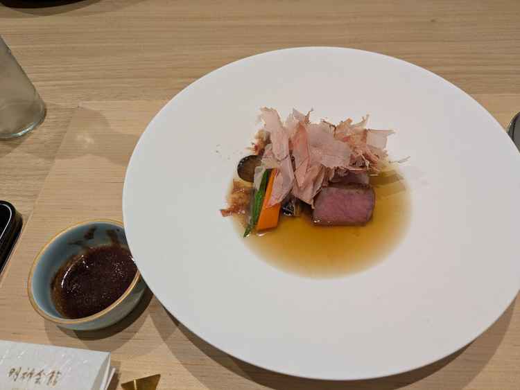 出汁で食べる肉