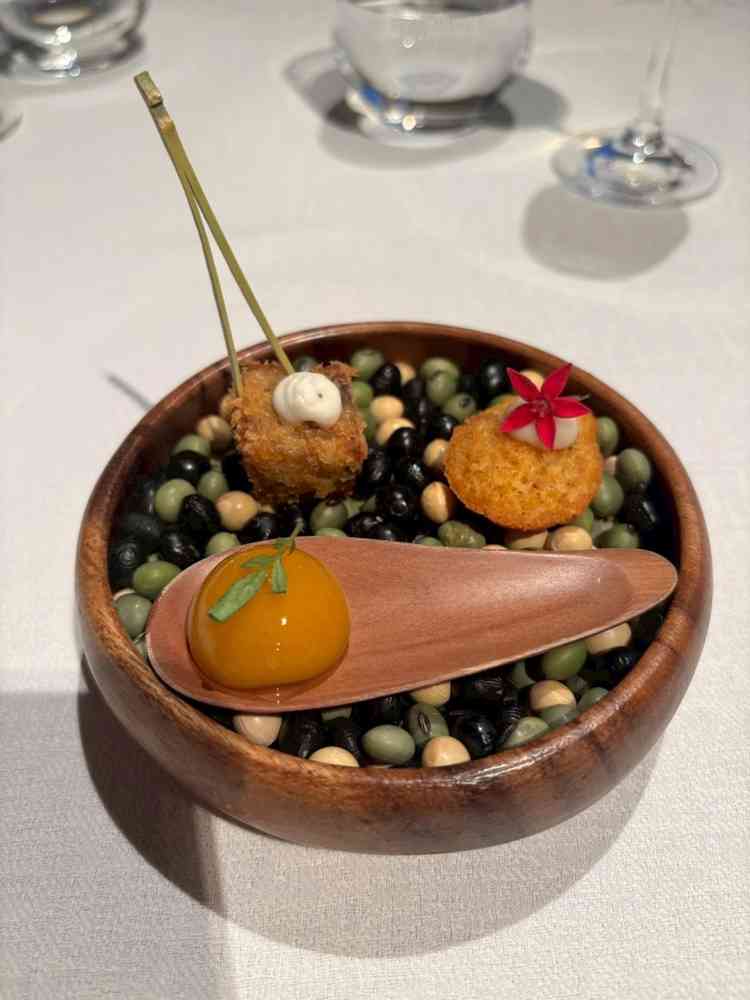 前菜がおしゃれでとても美味しかったです。