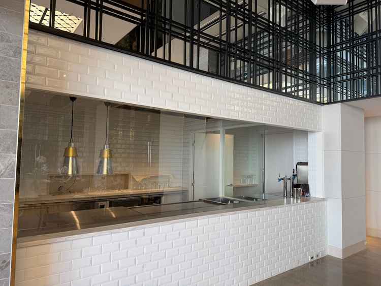 珍しいライブキッチン。ここで新郎が料理を披露出来るらしい。