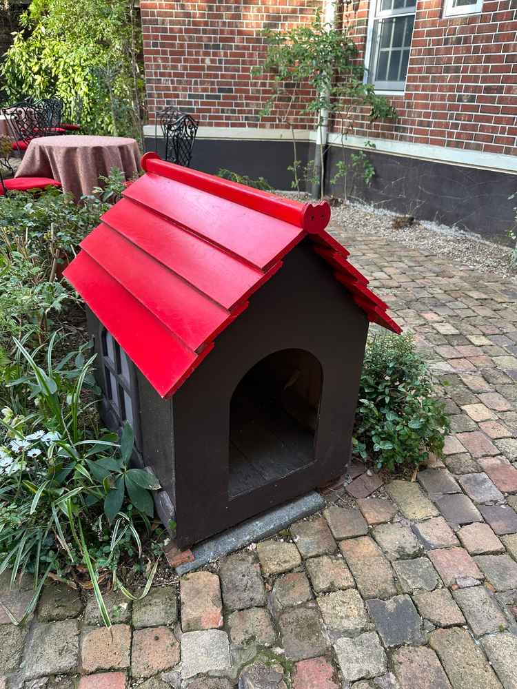 ガーデンには犬小屋もありました。ペットがいても安心です。