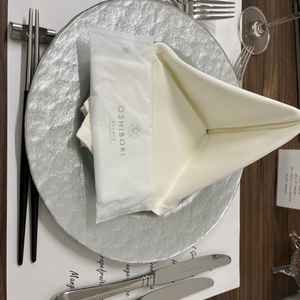 テーブルコーデ。シンプルな白基調