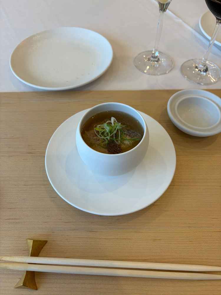 鯛茶漬け。シェフが直接料理の説明をしてくださり感動！こだわりが詰まった本当に美味しいお料理でした。