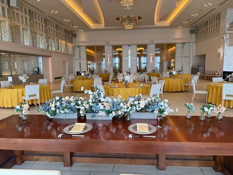 披露宴会場(白)