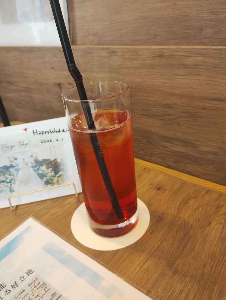 ウェルカムドリンク、カシス