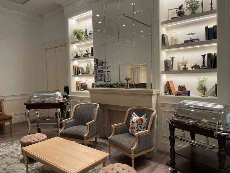 ゲストの待合室はゲストの皆さんがゆったりくつろげる広々とした場所です。