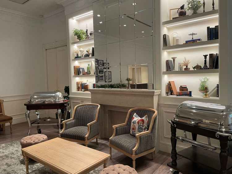 ゲストの待合室はゲストの皆さんがゆったりくつろげる広々とした場所です。