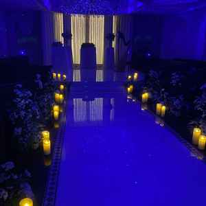 部屋を暗くして、プロジェクションマッピングで星空のようなロマンティックな雰囲気を演出もできるようです