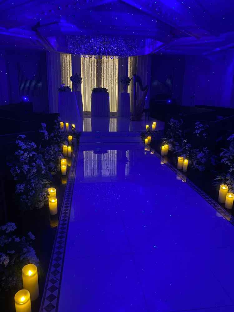 部屋を暗くして、プロジェクションマッピングで星空のようなロマンティックな雰囲気を演出もできるようです