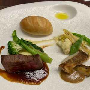 和牛と鯛の和風フレンチがとても美味しかったです。