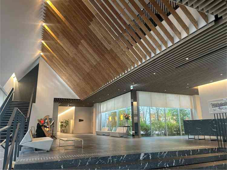 エントランス。写真ではオフィス感が強いと思ったが全然そんなことなかった！