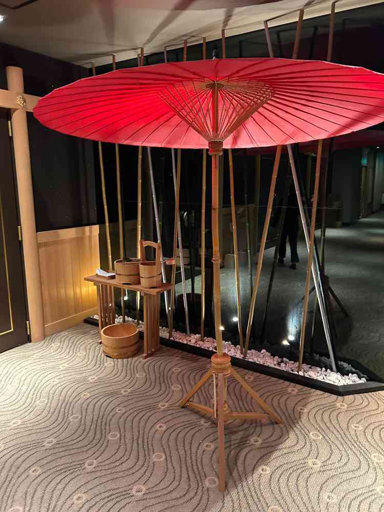 廊下の雰囲気も良さげ。満足ポイントが多い印象。