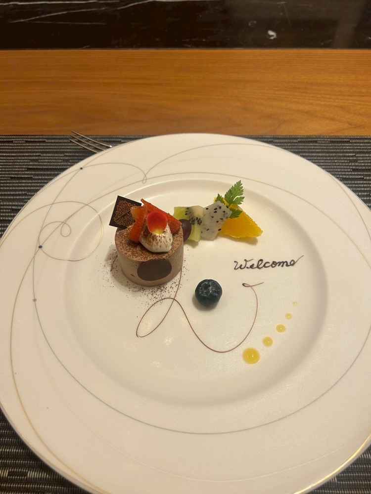 コースの試食(デザート)です。味はもちろんですがメッセージが書かれており温かみを感じました！