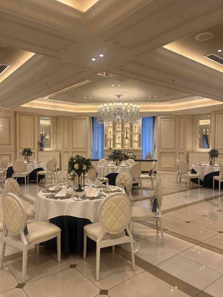 ダイヤモンド型の披露宴会場💎