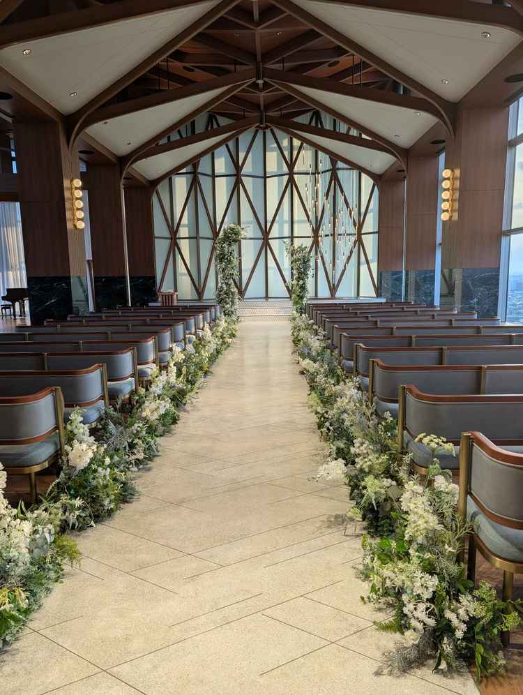 ゆったりとしたシート席が用意されていて、シートの座り心地も凄くよく、ゲストに喜んでもらえそう。