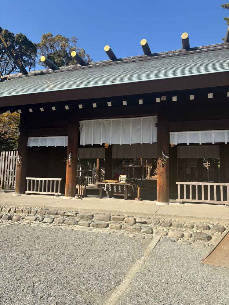 土曜お昼でしたが参拝者もそこまで多くなく、落ち着いている雰囲気でした。