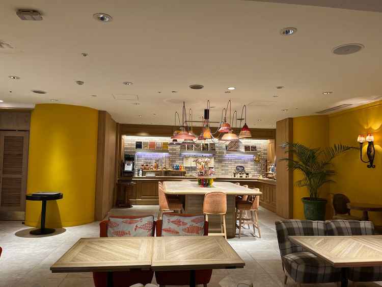 ゲストラウンジがホテルロビーと別である。ウェルカムドリンクや、ポップコーンバーが提供できる。