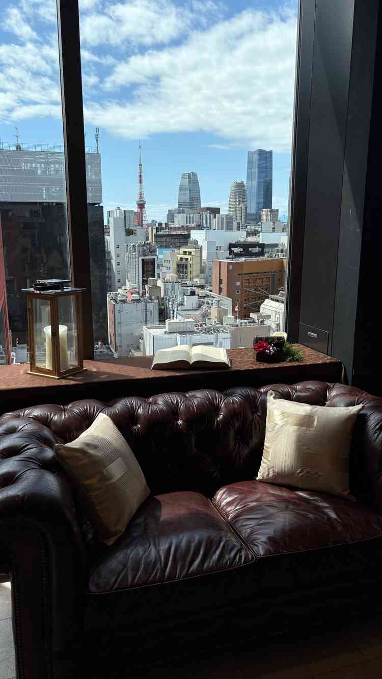 東京タワーの見えるホワイエ。東京ならではのロケーションの良さを感じた。