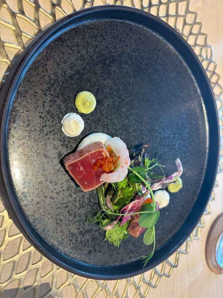 試食、前菜の写真、白いムースは玄米を使っていてお寿司みたいな雰囲気だった