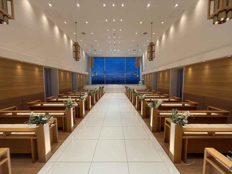 チャペルの様子。とても海の景色が綺麗だった。