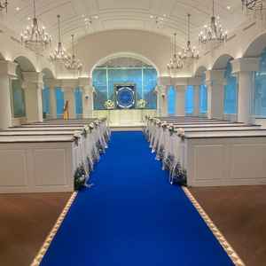 チャペルはブルーが映えていました。