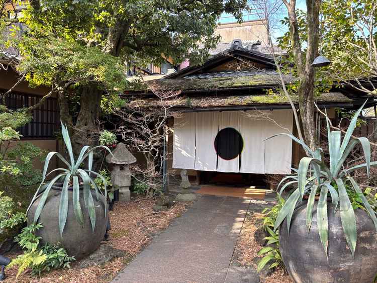 ジブリの世界に来た様な建物やお庭が芸術的でした