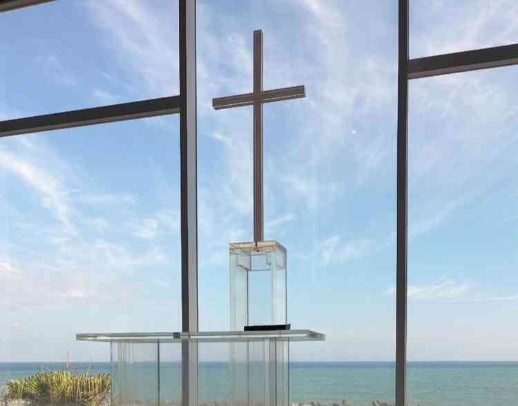 チャペルからの眺めがとても綺麗。自然光溢れる空間だった。