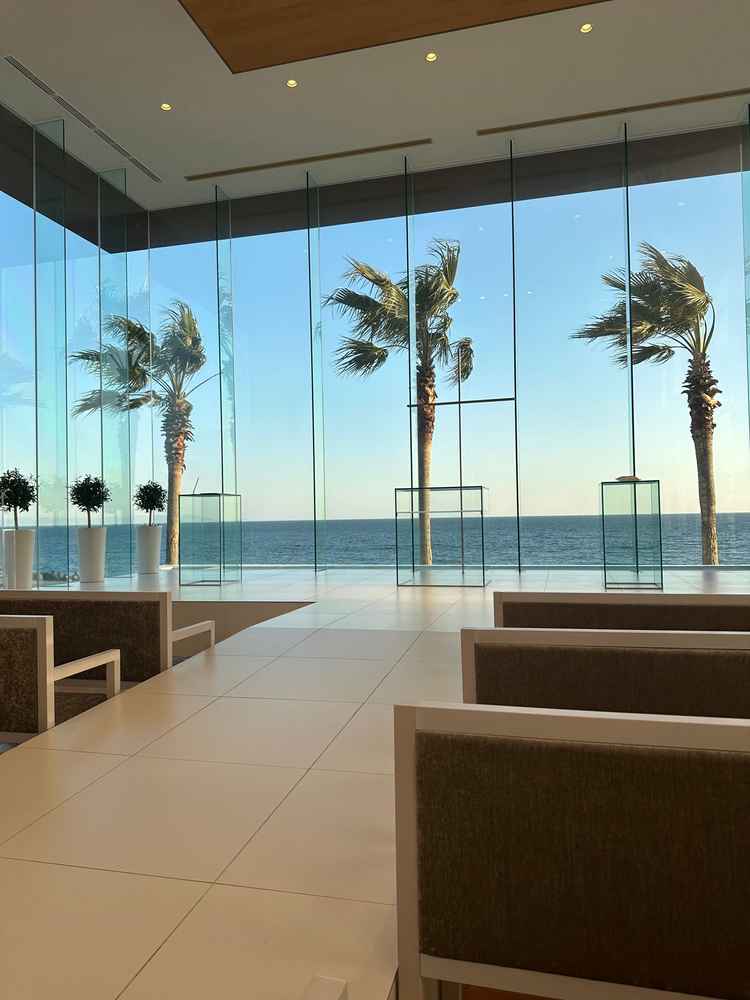 海が見えるチャペル