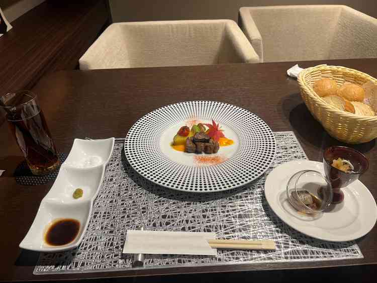 料理の試食のメイン